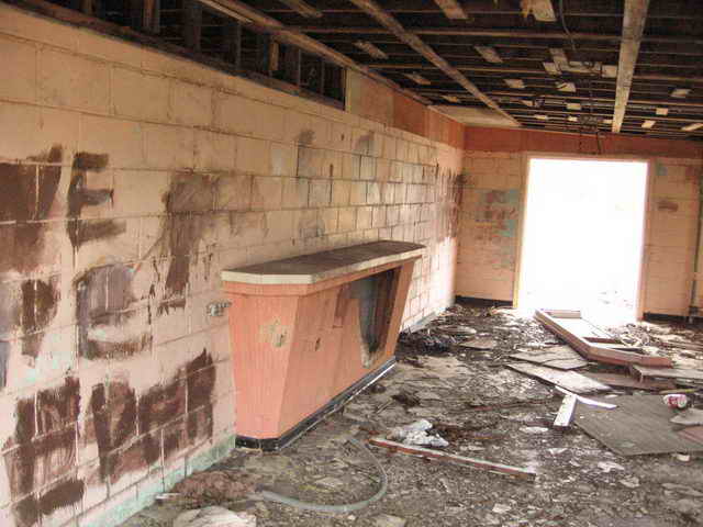 Lake Drive-In - 2006 Photo